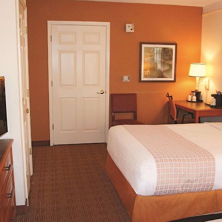 Baymont By Wyndham San Antonio South Park Hotel Buitenkant foto