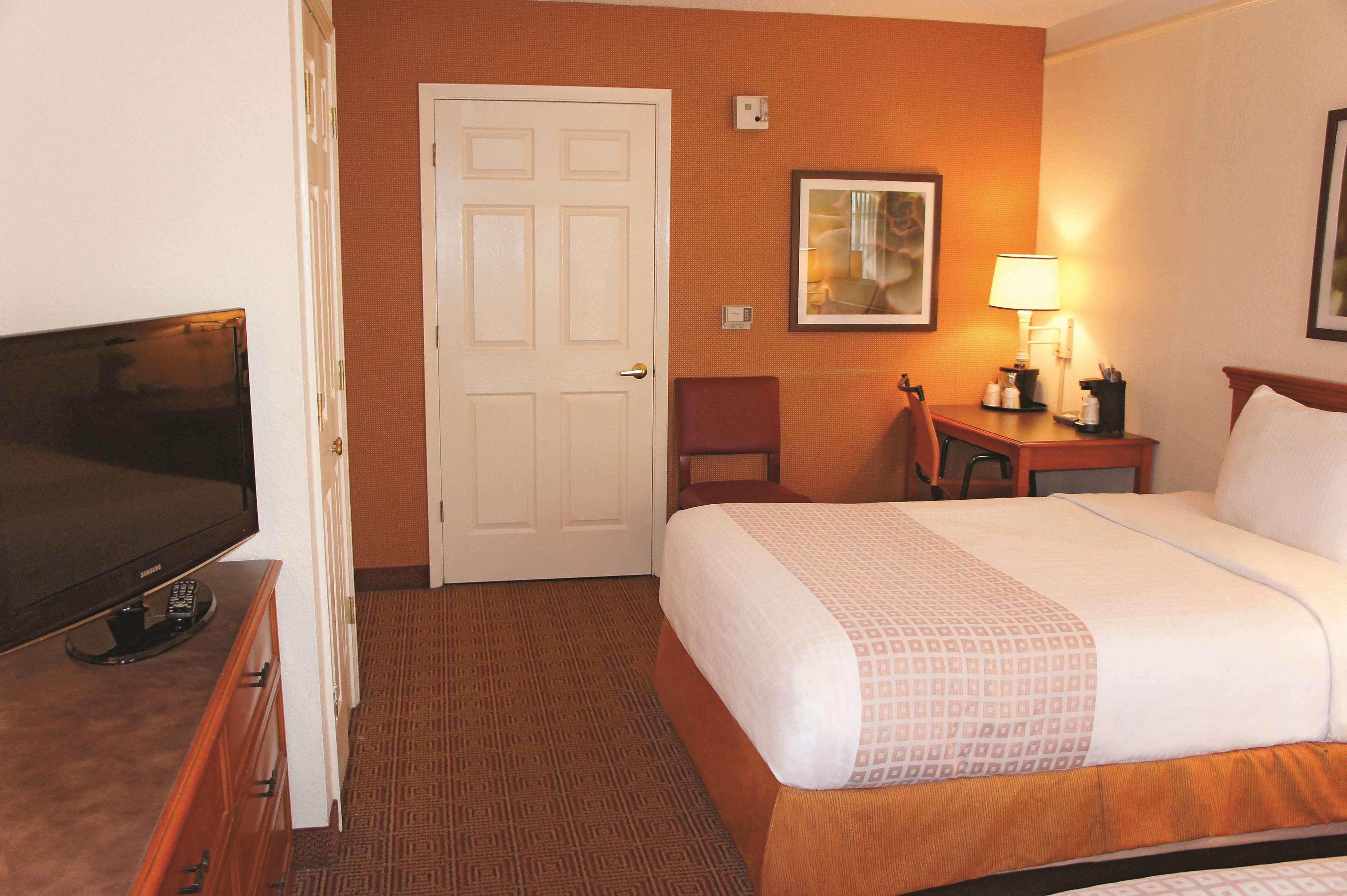 Baymont By Wyndham San Antonio South Park Hotel Buitenkant foto