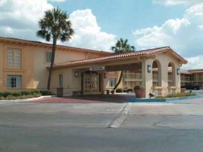 Baymont By Wyndham San Antonio South Park Hotel Buitenkant foto