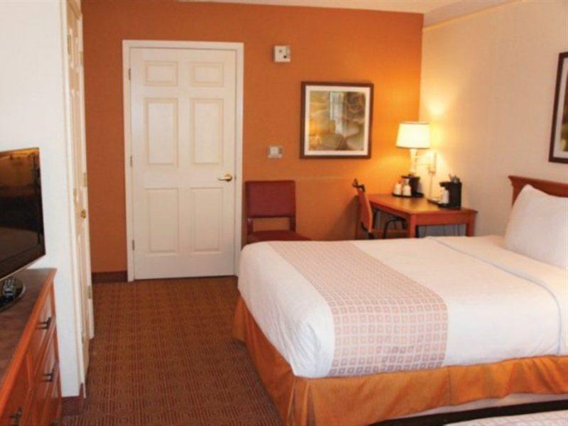Baymont By Wyndham San Antonio South Park Hotel Buitenkant foto