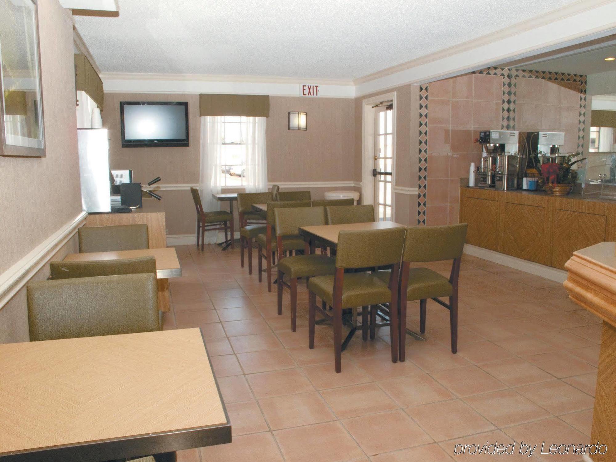 Baymont By Wyndham San Antonio South Park Hotel Buitenkant foto